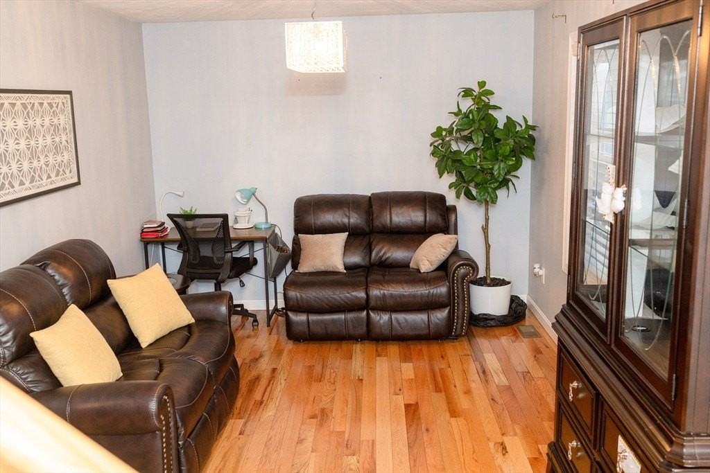 129 Quinapoxet St - Photo 7 of 24