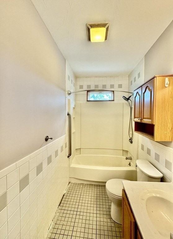 7 Rawson Rd Apt 1 #1 - Photo 3 of 17