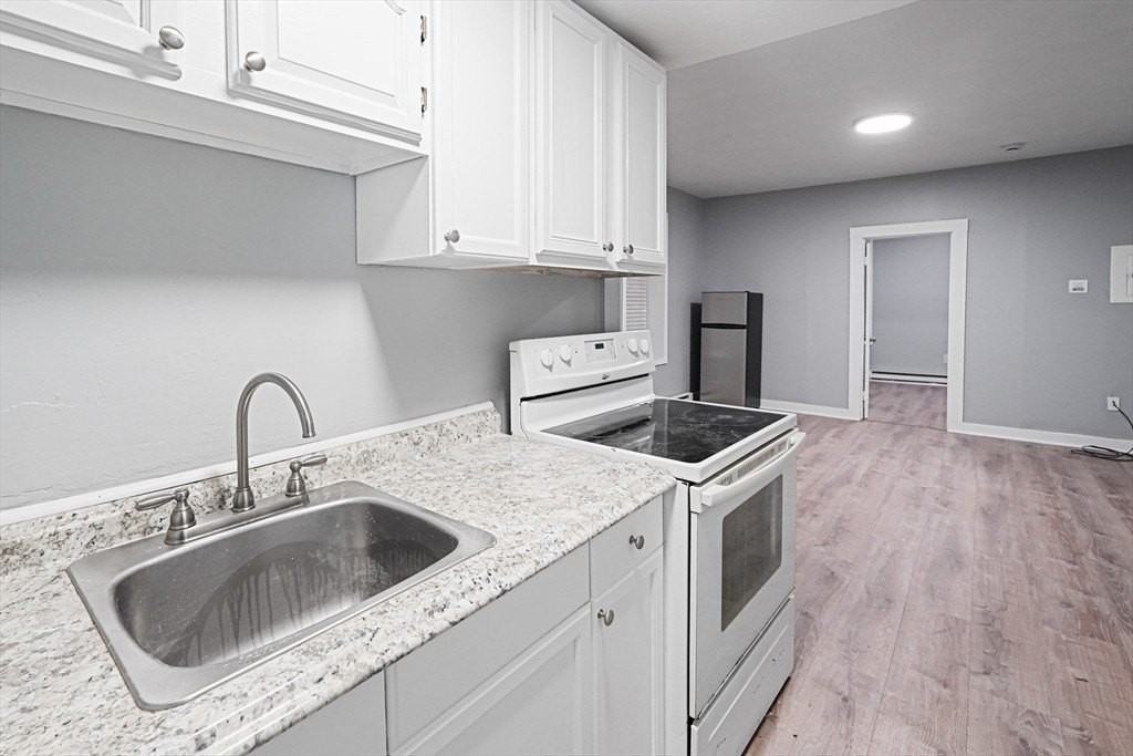 24 Charlton St Apt 5 #5 - Photo 6 of 14