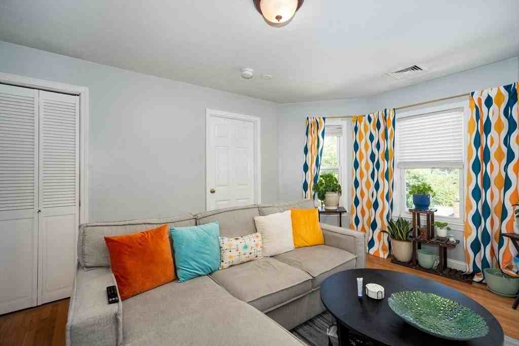 90 Safford St Apt 3 #3 - Photo 5 of 18