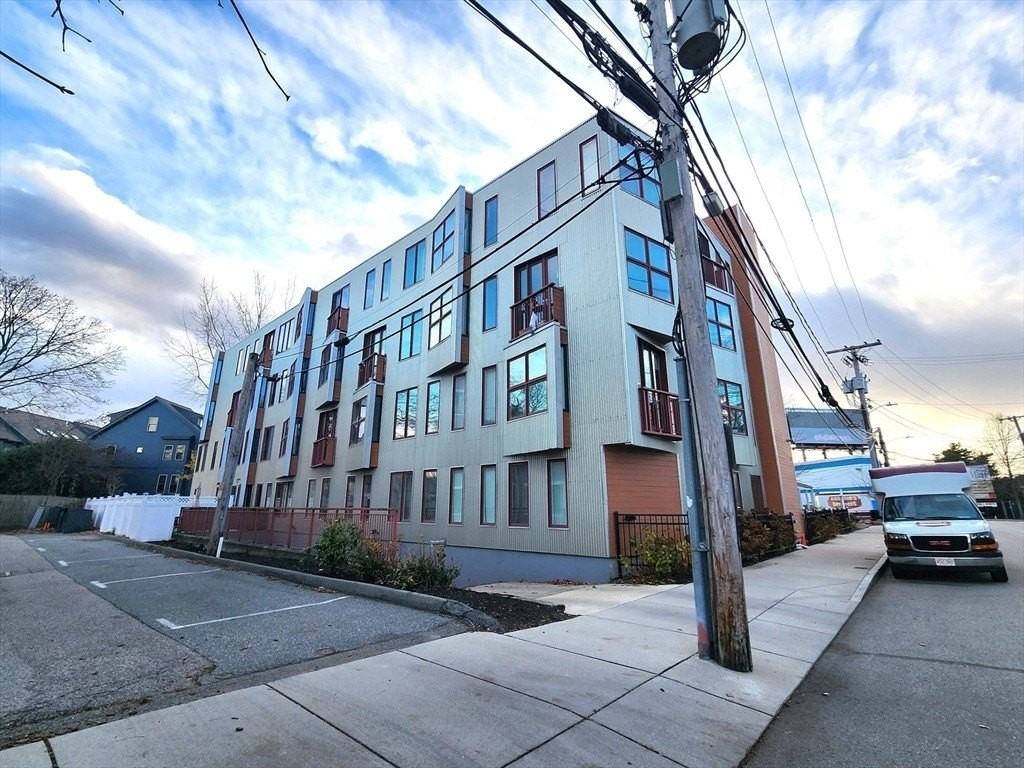 24 Bay State Rd Unit 11 #11 - Photo 3 of 26