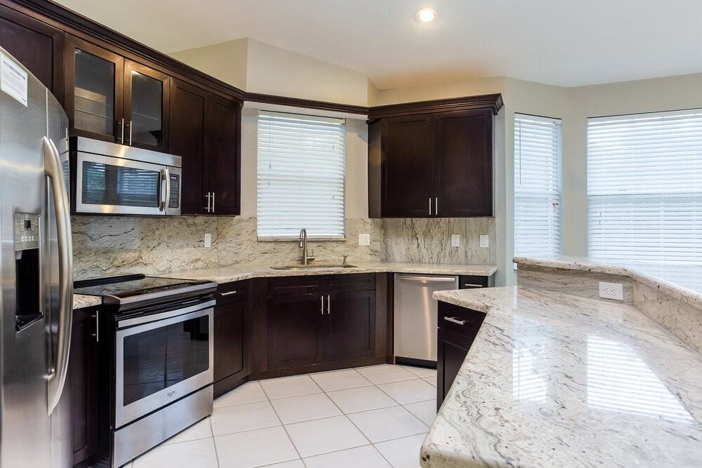 10316 Nw 53rd Ct - Photo 7 of 15