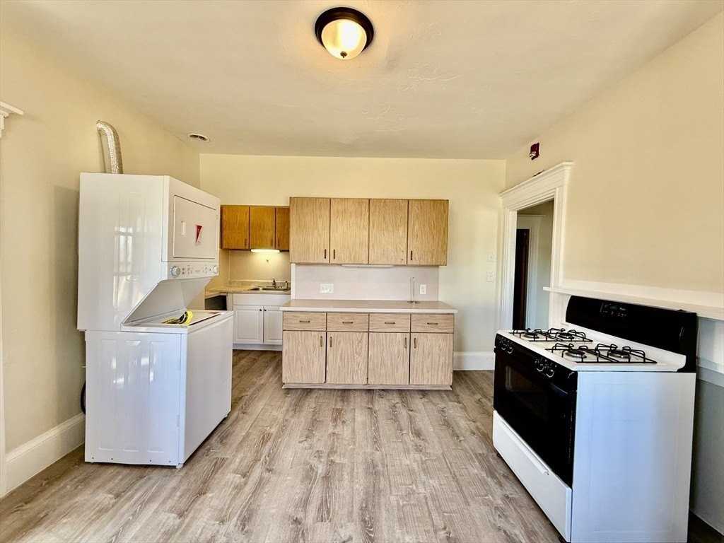 84 Pearl St Apt 2f #2F - Photo 2 of 30