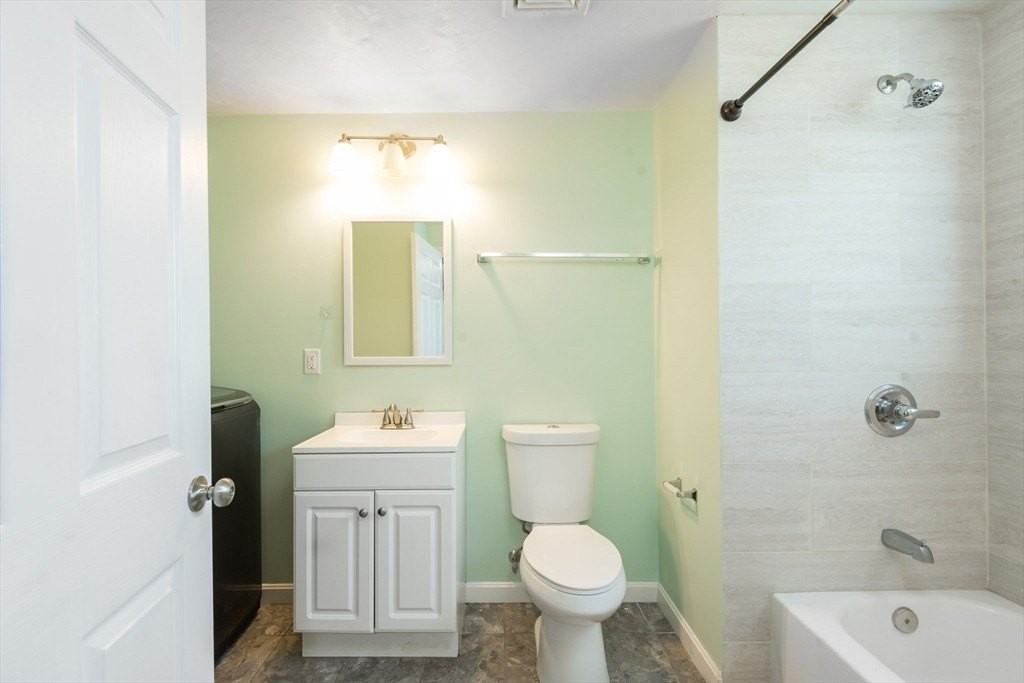 483 Liberty St Unit 2 #2 - Photo 4 of 5