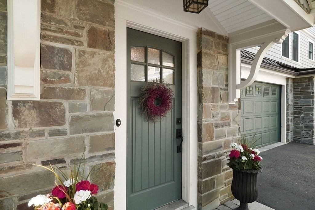 28 Pennsylvania Ave Unit B #B - Photo 2 of 25