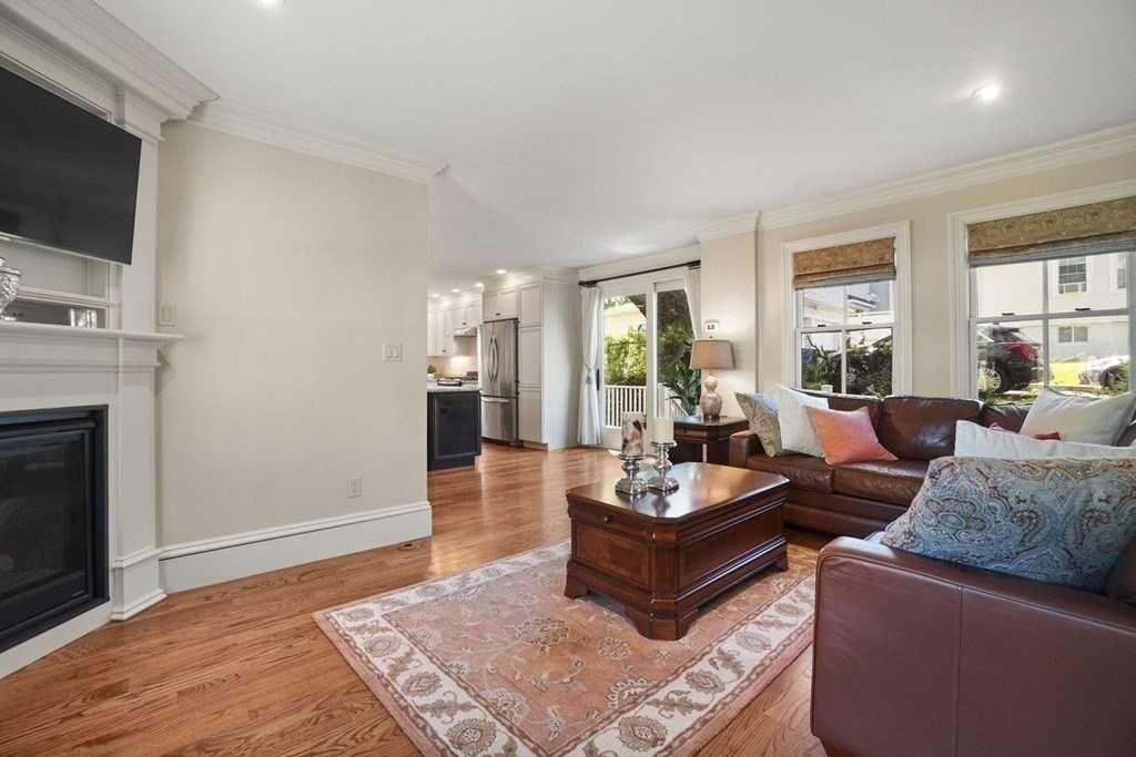 28 Pennsylvania Ave Unit B #B - Photo 5 of 25