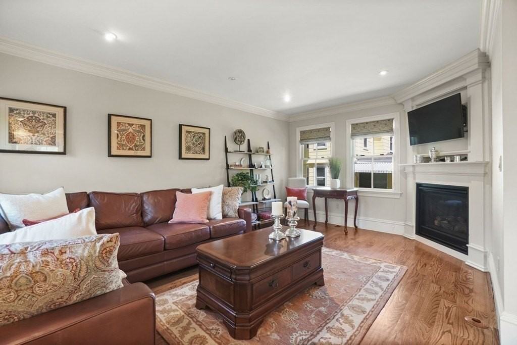 28 Pennsylvania Ave Unit B #B - Photo 6 of 25