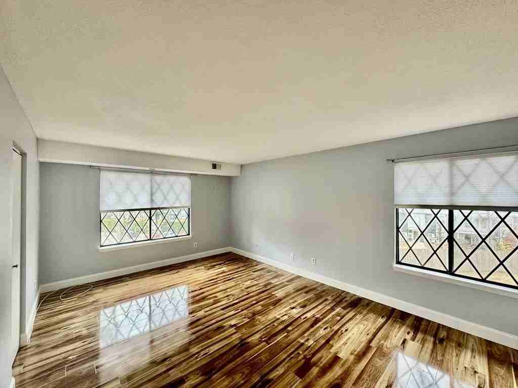 4700 N Main St Apt 3e #3E - Photo 7 of 9