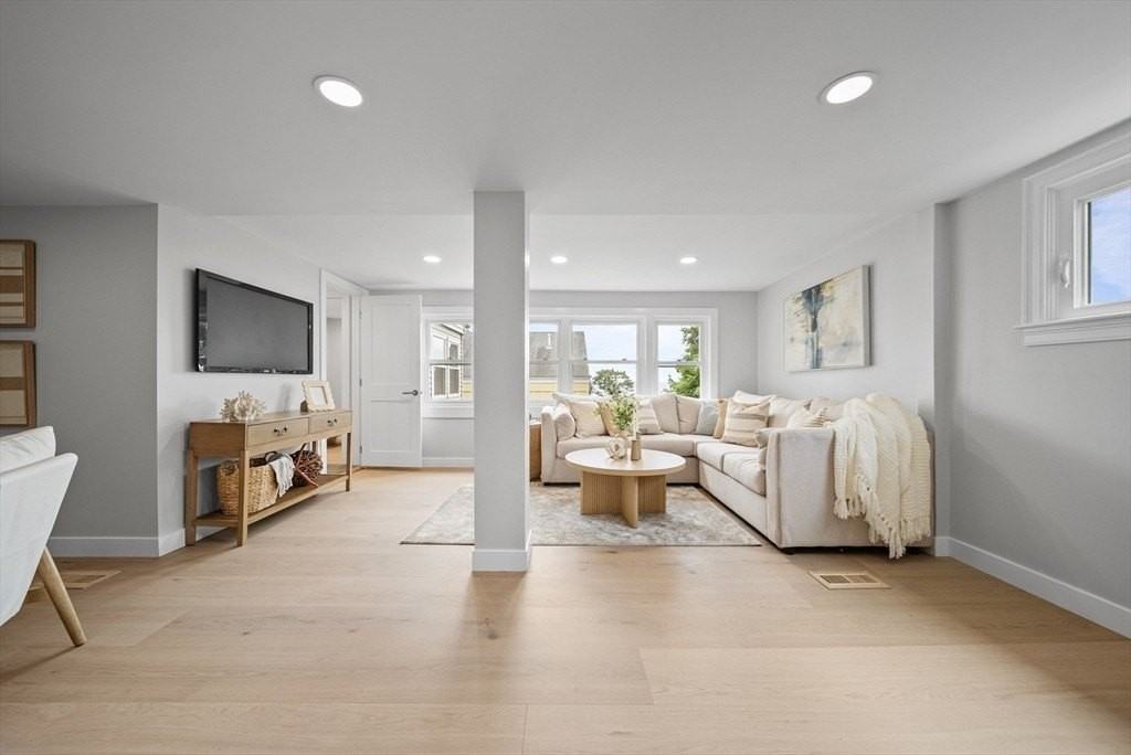 58 Breezy Hill Ter - Photo 3 of 42