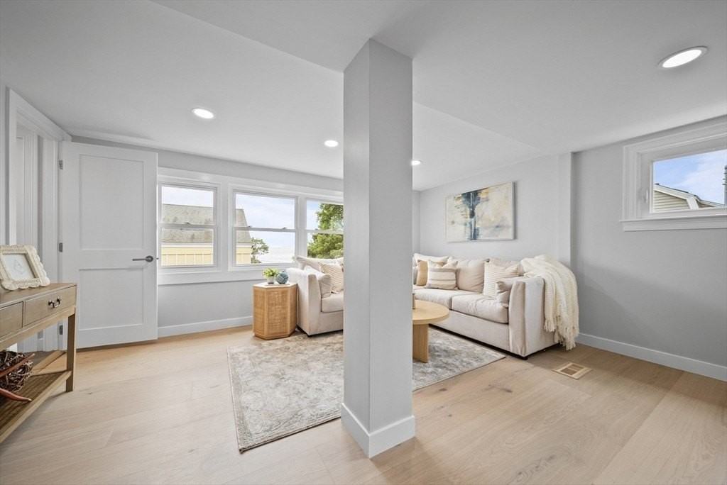 58 Breezy Hill Ter - Photo 5 of 42