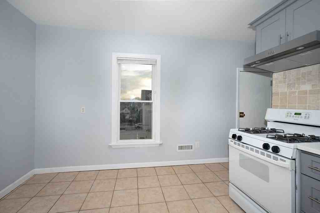 46 Wyllis Ave Unit 2 #2 - Photo 4 of 28