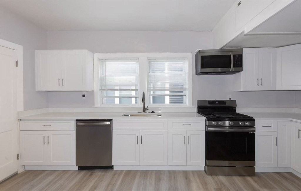 287 Medford St Apt 1 #1 - Photo 3 of 10