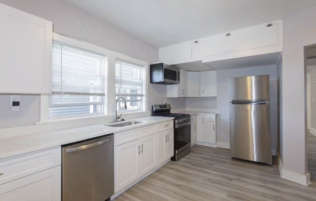 287 Medford St Apt 1 #1 - Photo 4 of 10