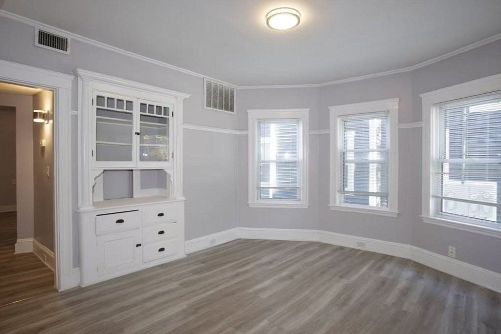 287 Medford St Apt 1 #1 - Photo 5 of 10