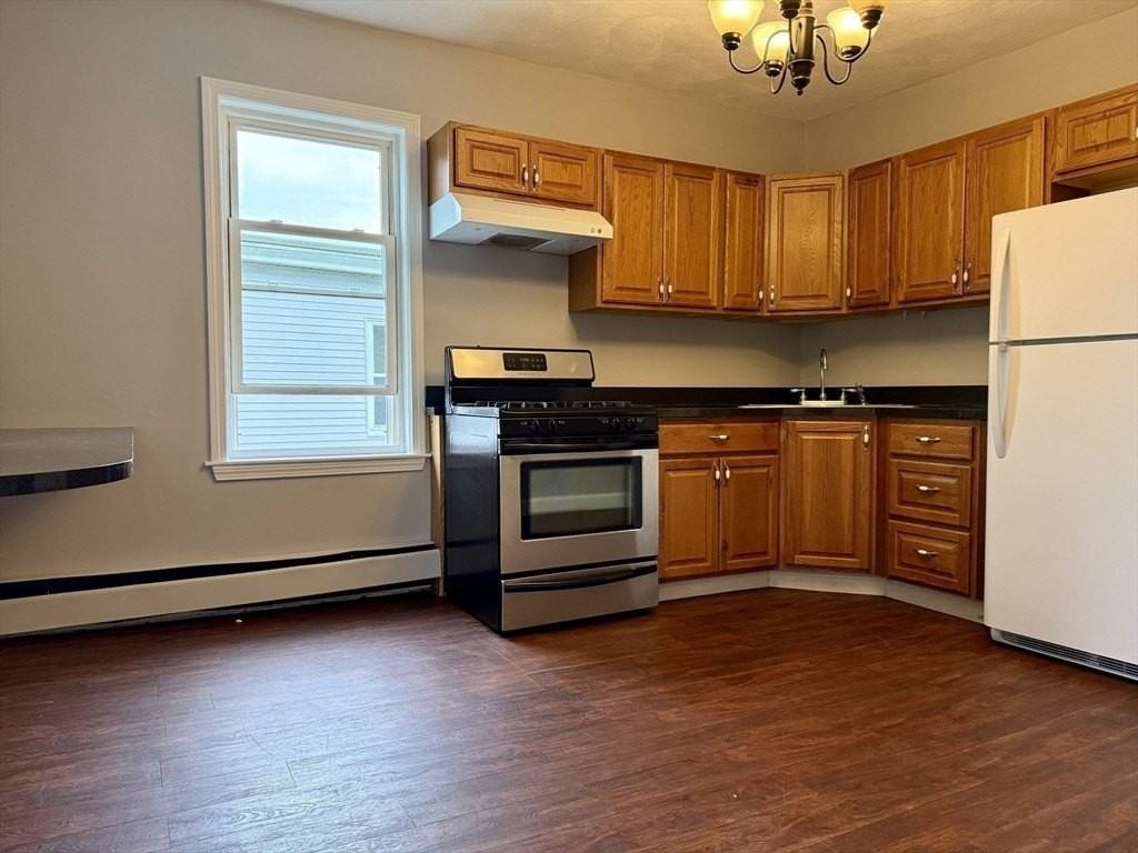 8 Dalton St Apt 3 #3 - Photo 5 of 12