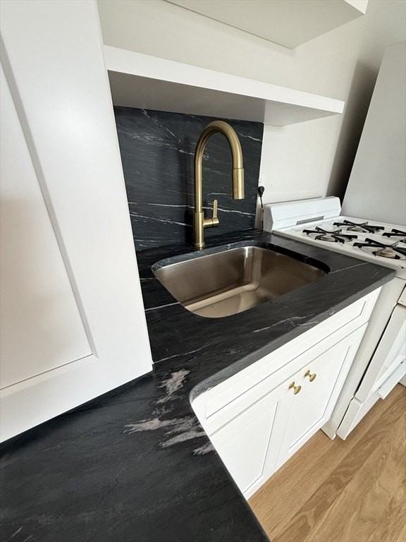 313 Essex St Unit 203 #203 - Photo 4 of 20