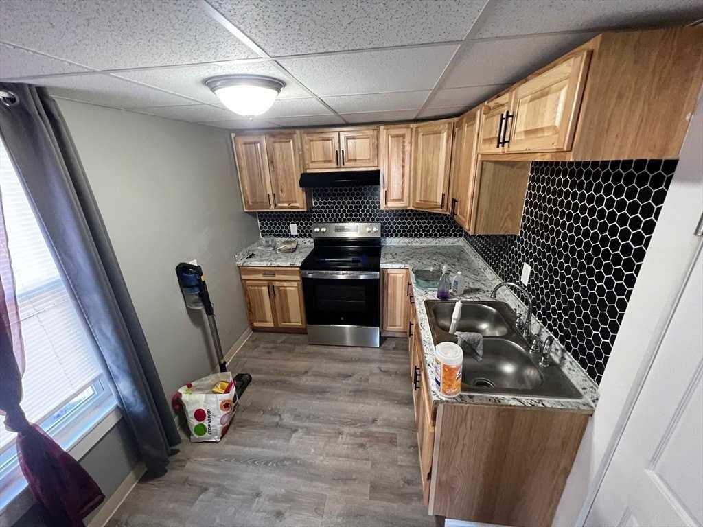 73 Orswell St Apt 2e #2E - Photo 2 of 8