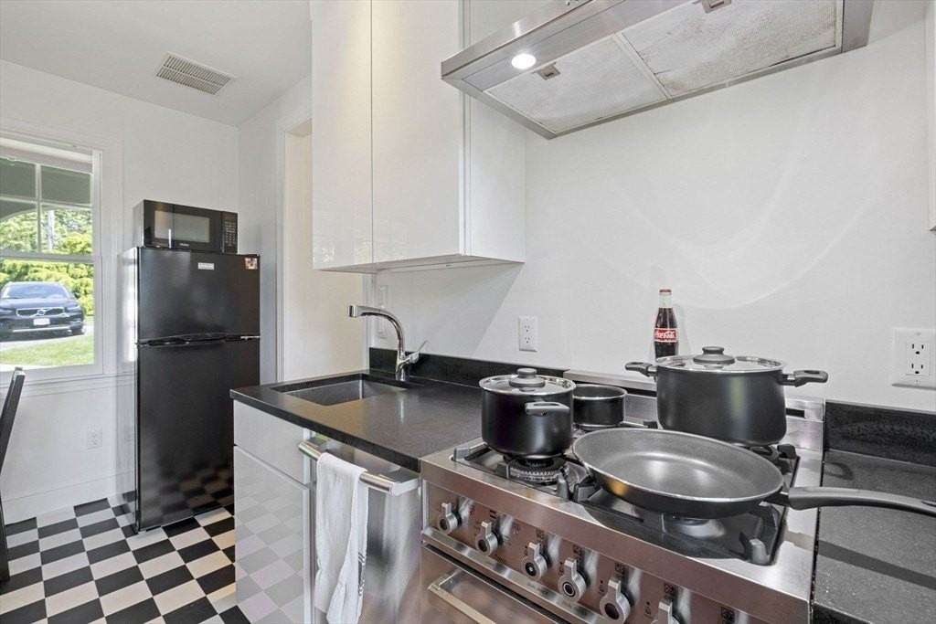 25 Somerset Rd Unit 2 #2 - Photo 7 of 17