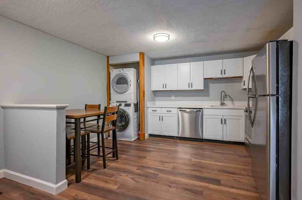 19 Kimberly Dr Apt 22 #22 - Photo 4 of 21