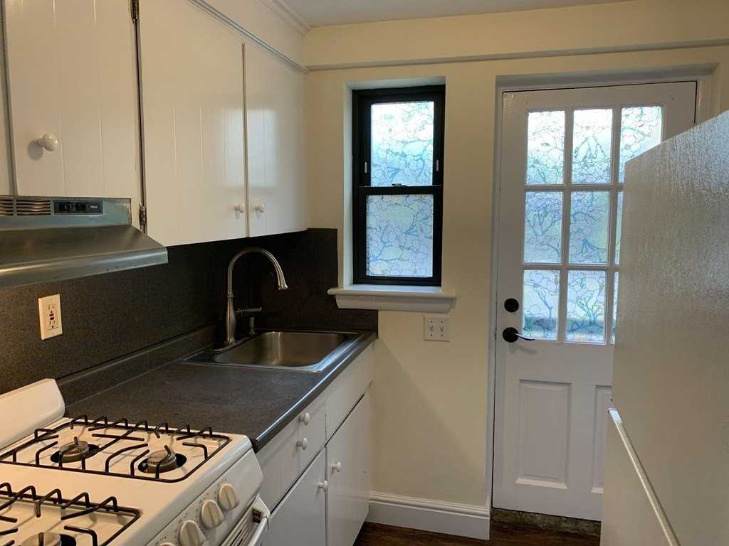 140 Church St Unit B #B - Photo 5 of 8