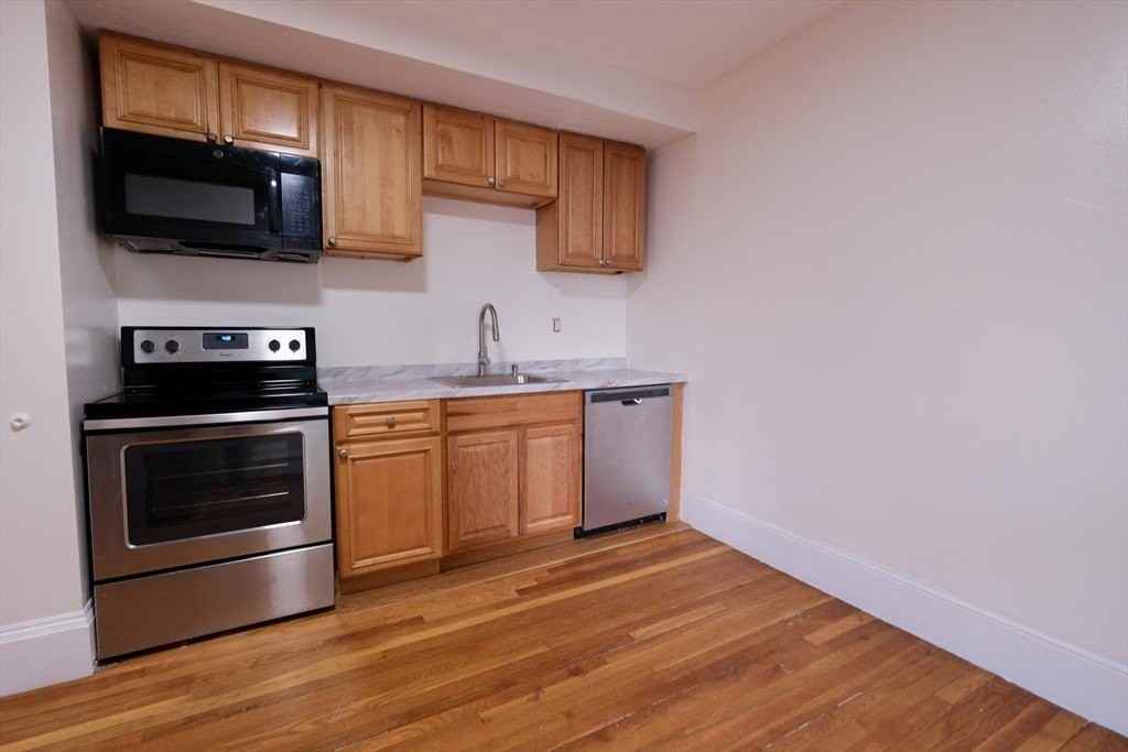 26 Cleveland St Unit A #A - Photo 6 of 28