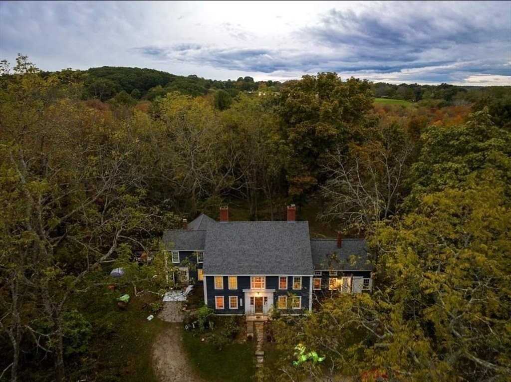 25 25 Bulkeley Rd unit: Center - Photo 3 of 37