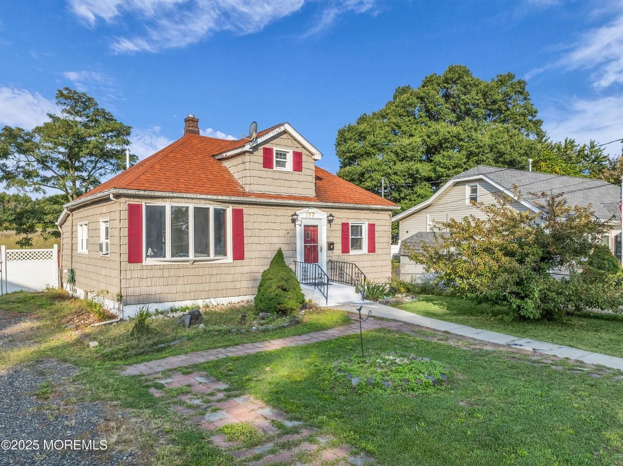 177 Creek Rd - Photo 3 of 32