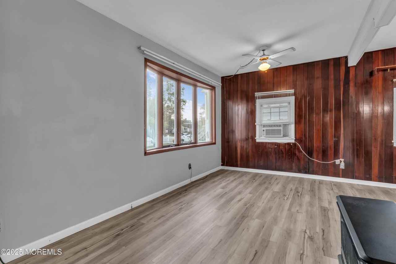 177 Creek Rd - Photo 5 of 32