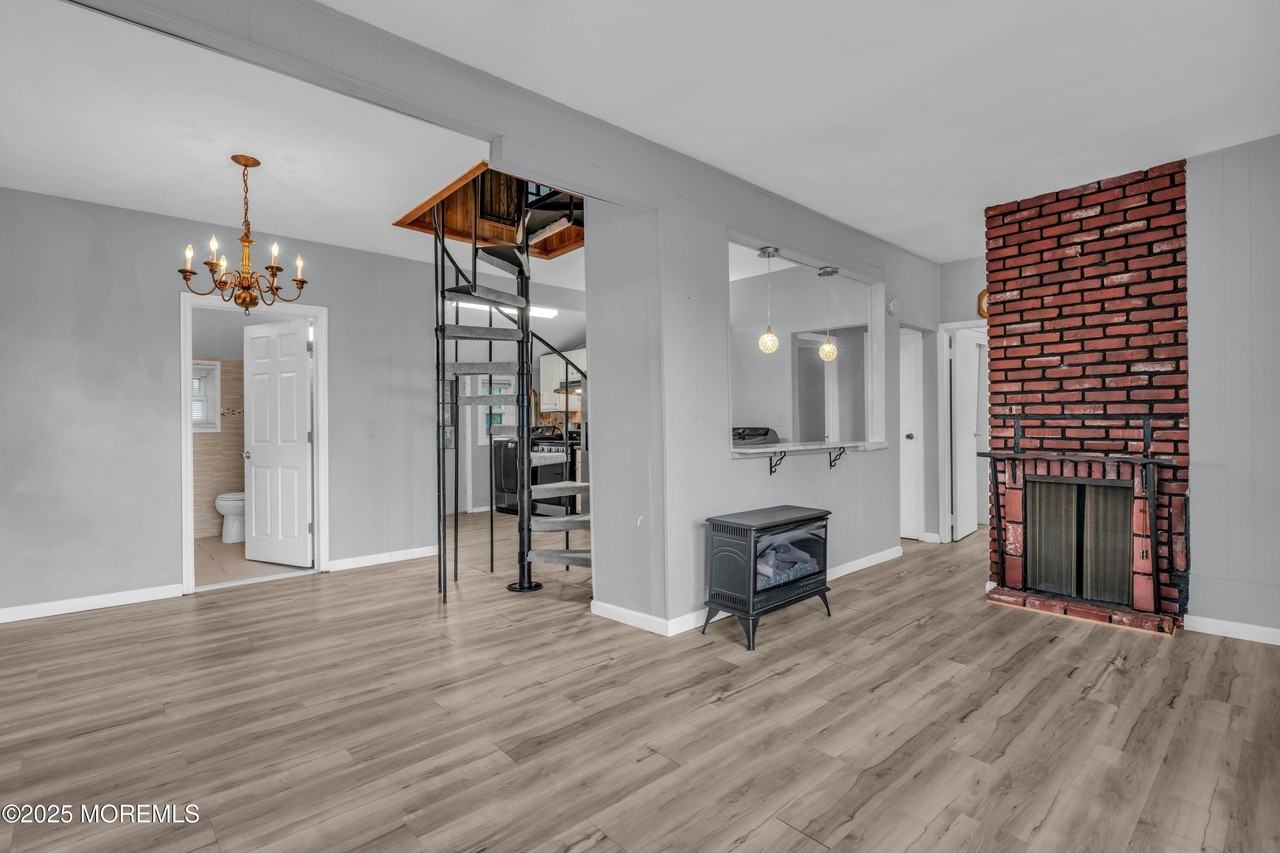 177 Creek Rd - Photo 6 of 32