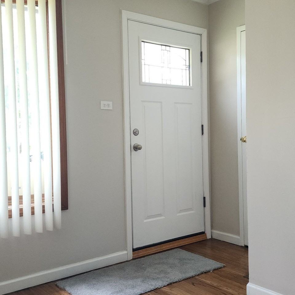 9810 Warren Ave - Photo 3 of 22