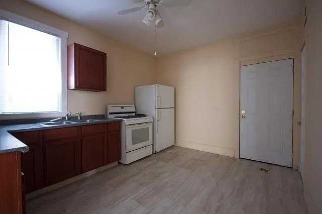 3730 W Dickens Ave Unit 2 #2 - Photo 4 of 6