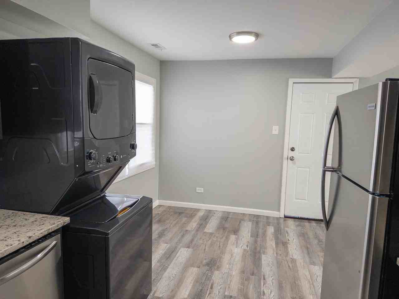 104 Walnut St - Photo 5 of 15