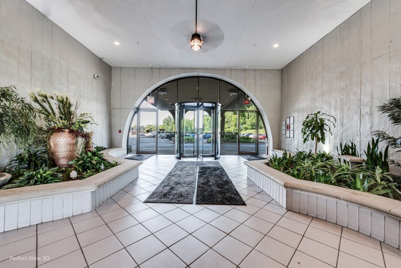 1 Renaissance Pl Unit 1017 #1017 - Photo 3 of 30