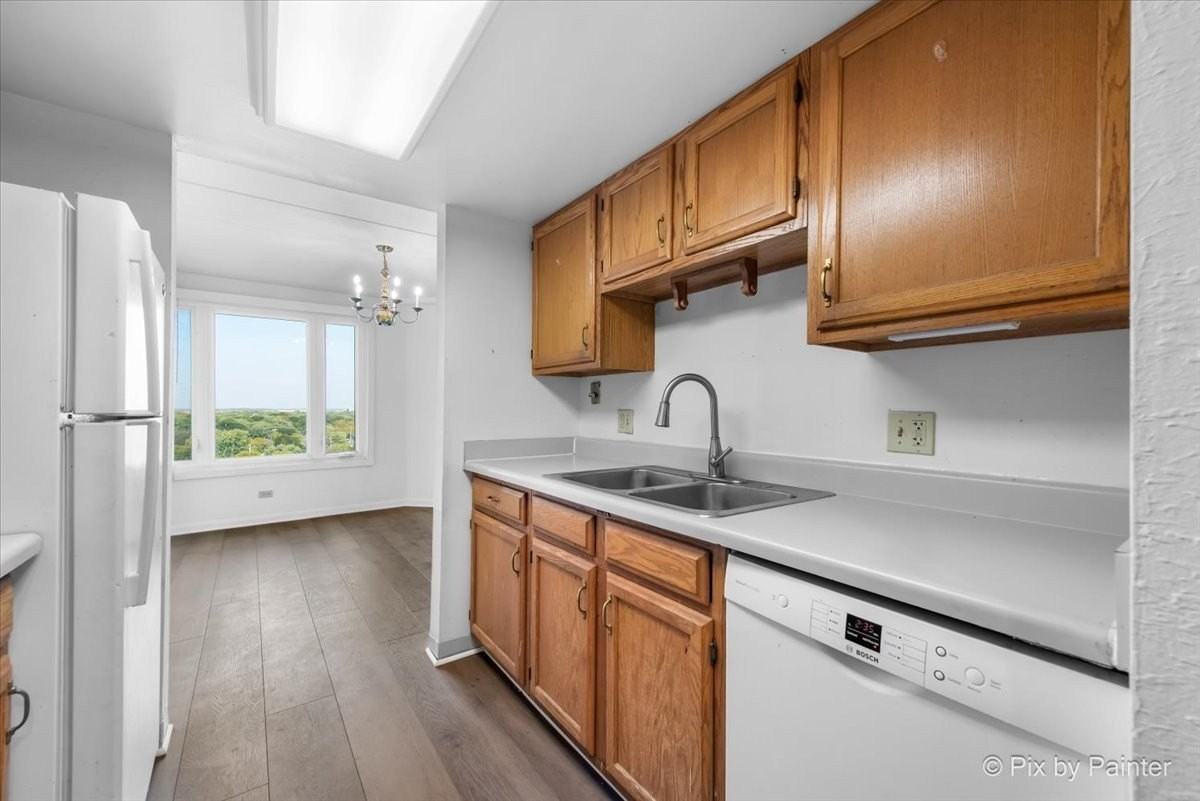 1 Renaissance Pl Unit 1017 #1017 - Photo 7 of 30