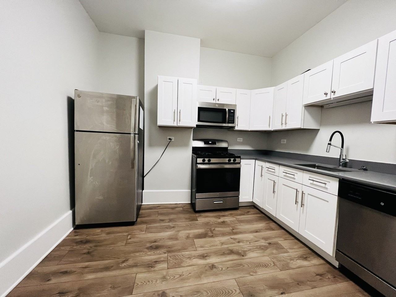 6401 S Eberhart Ave Unit 1 #1 - Photo 2 of 18