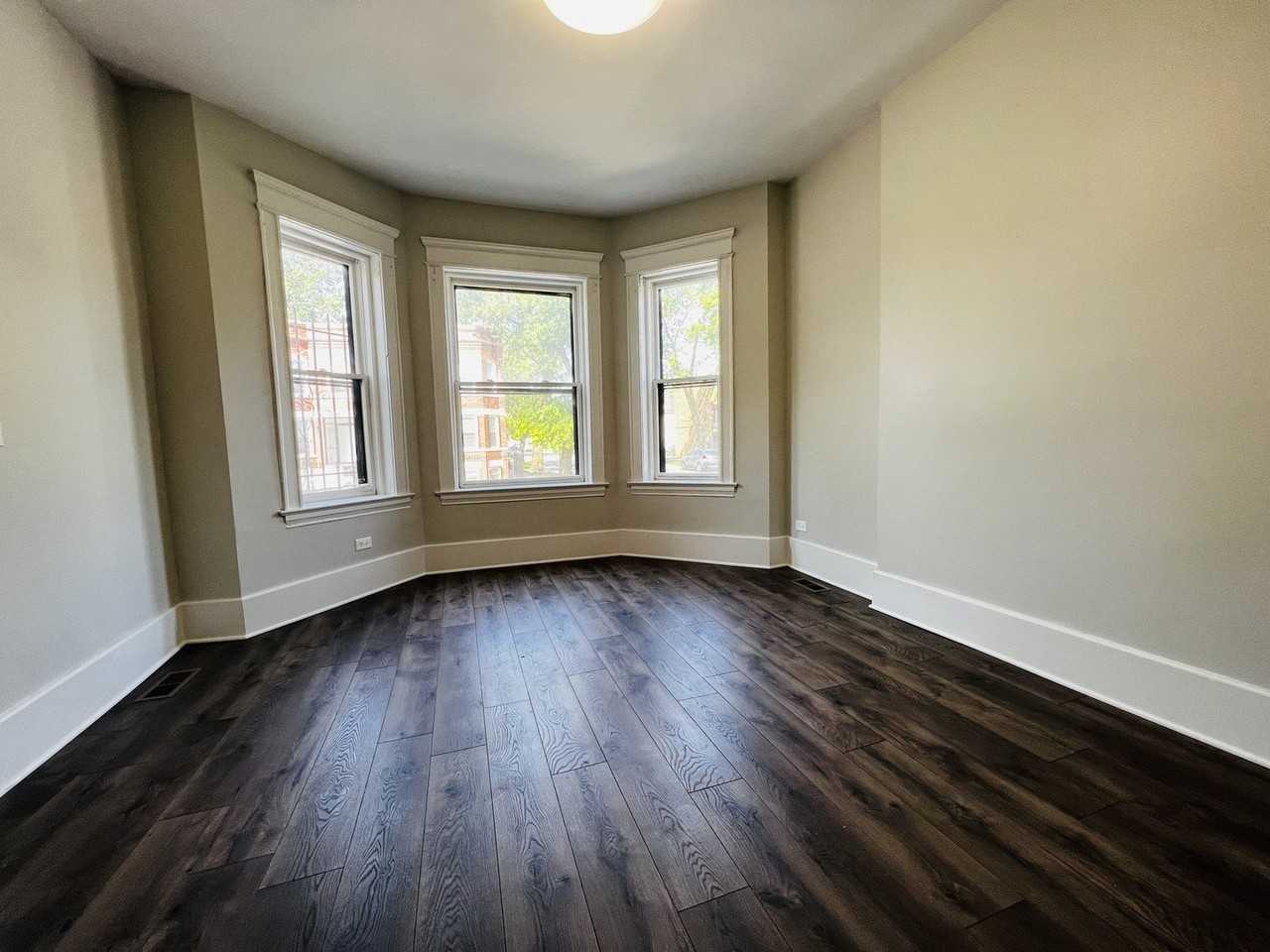 6401 S Eberhart Ave Unit 1 #1 - Photo 5 of 18