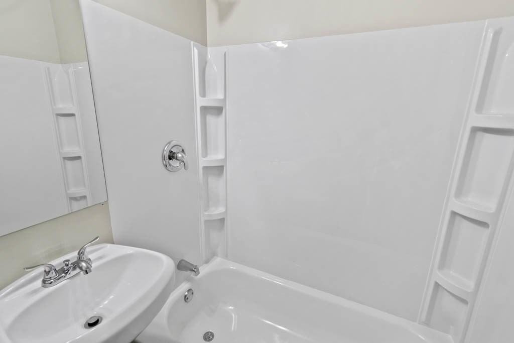 991 Tollview Ave Apt 5 #5 - Photo 7 of 10