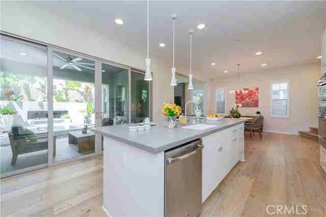 103 Newall - Photo 2 of 8