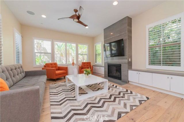 103 Newall - Photo 5 of 8