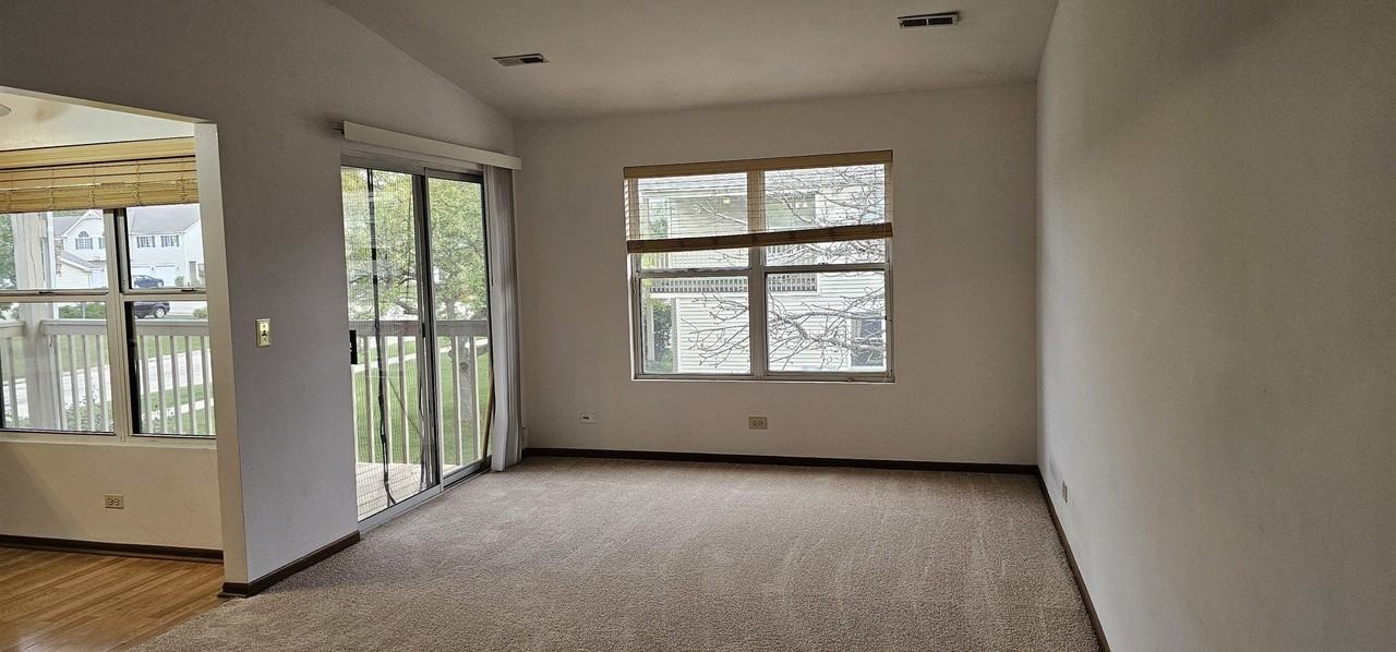 301 Village Creek Dr Unit 2a #2A - Photo 2 of 31