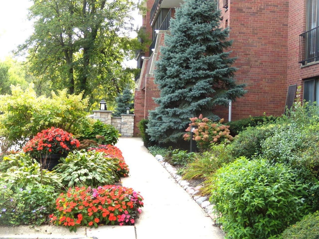 125 Acacia Cir Unit 110 #110 - Photo 2 of 34