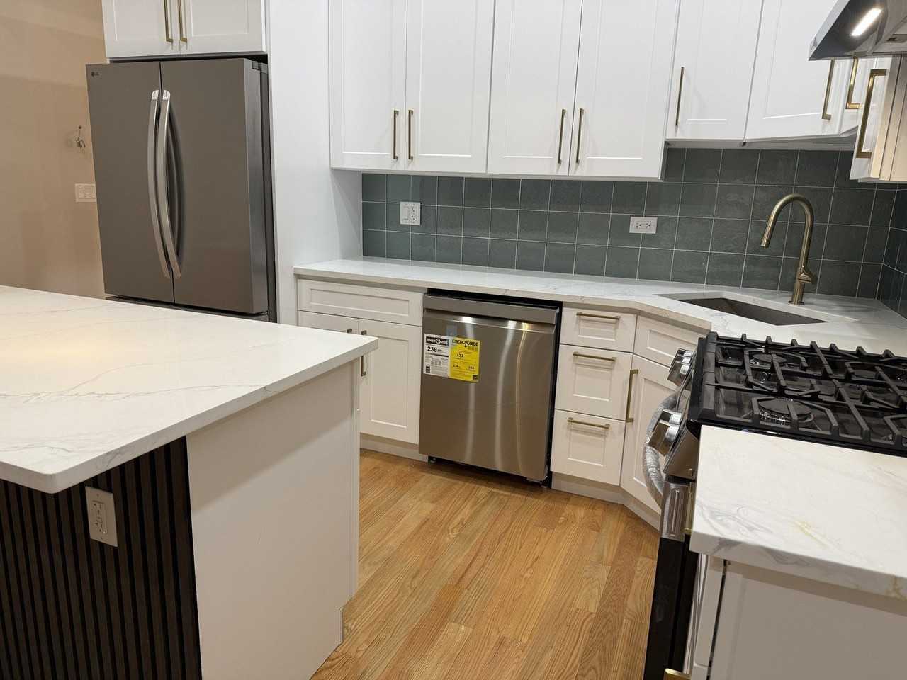 912 N Ashland Ave Unit 1a #1A - Photo 4 of 13