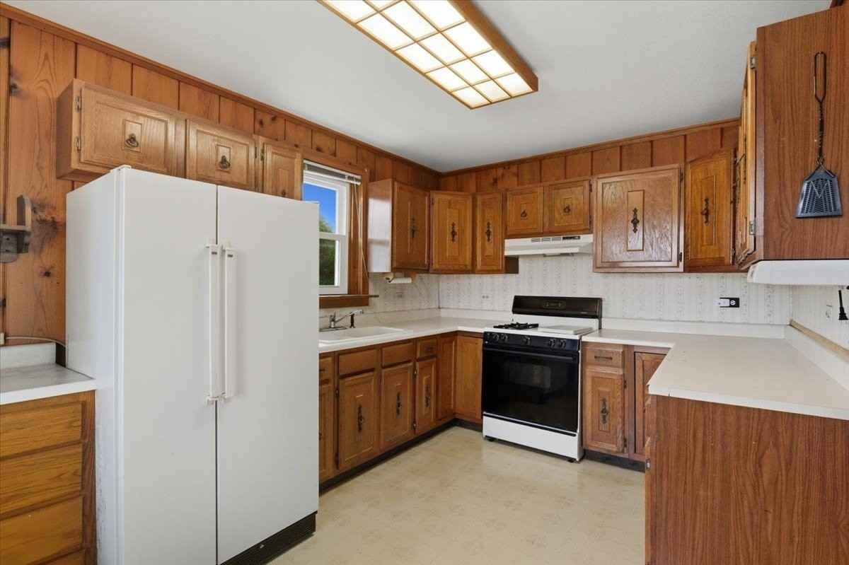 69 E Grand Ave - Photo 5 of 27