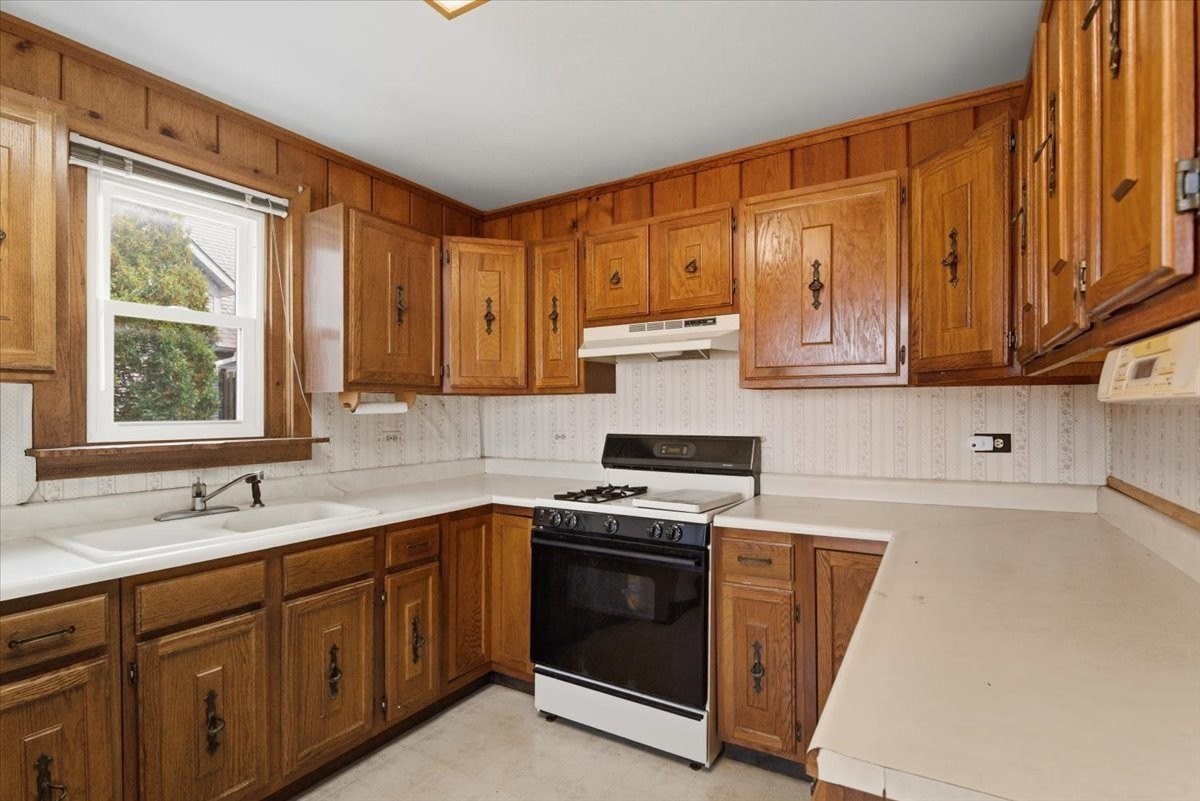 69 E Grand Ave - Photo 6 of 27