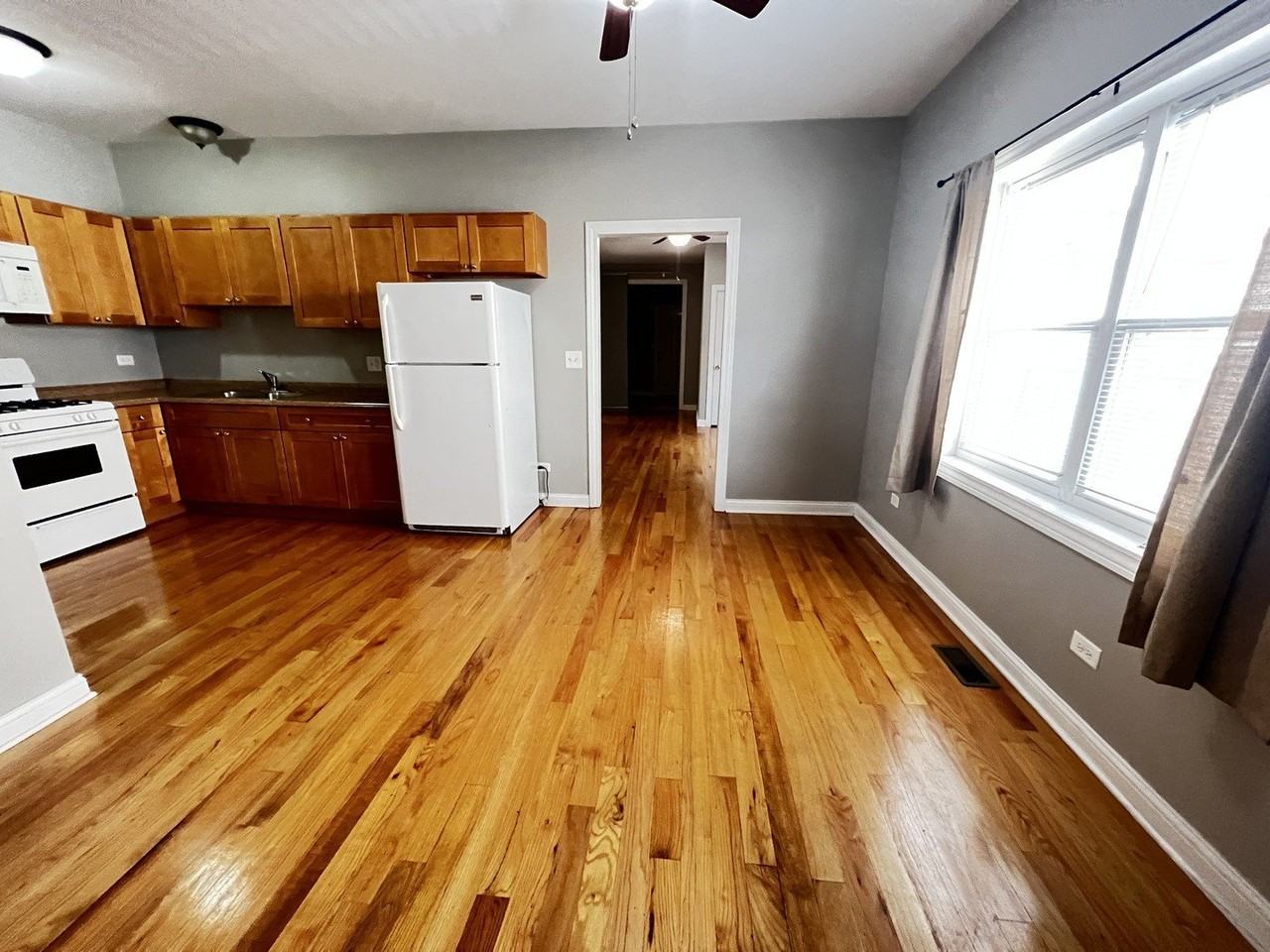 1512 W 17th St Unit 1r #1R - Photo 2 of 16