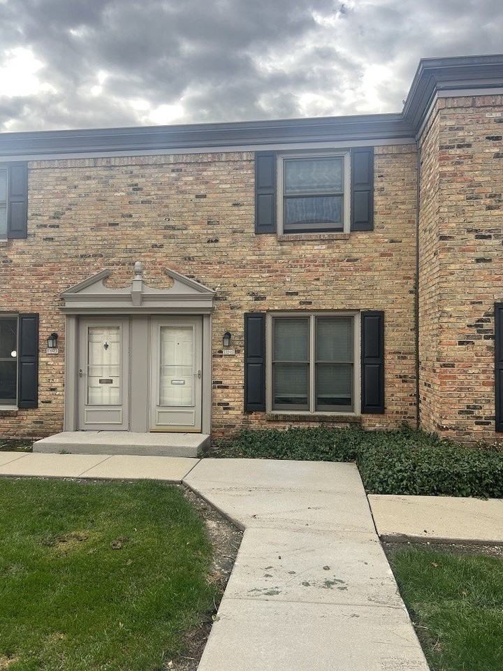 1727 Sessions Walk - Photo 2 of 12