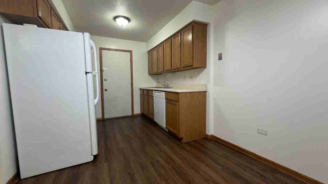 7305 W 157th St Apt 3d #3D - Photo 2 of 15