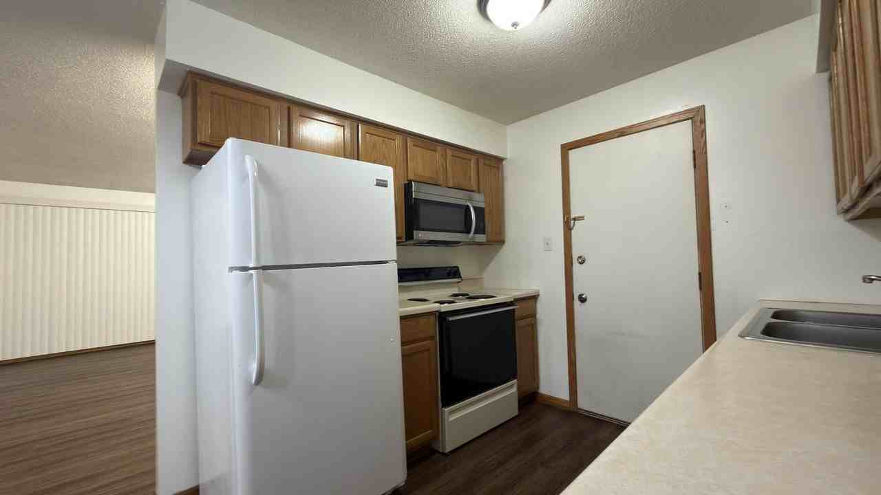 7305 W 157th St Apt 3d #3D - Photo 5 of 15