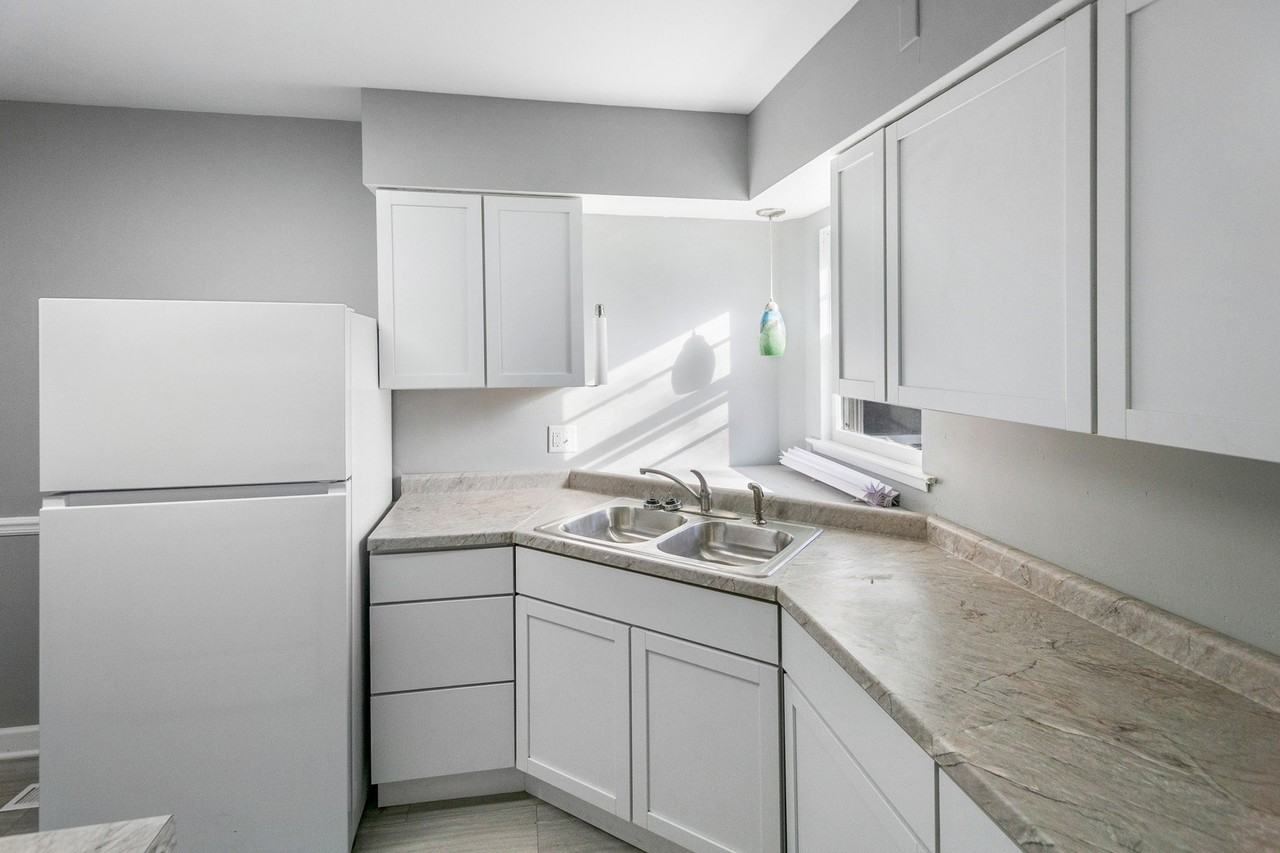 522 Lawn St - Photo 3 of 12