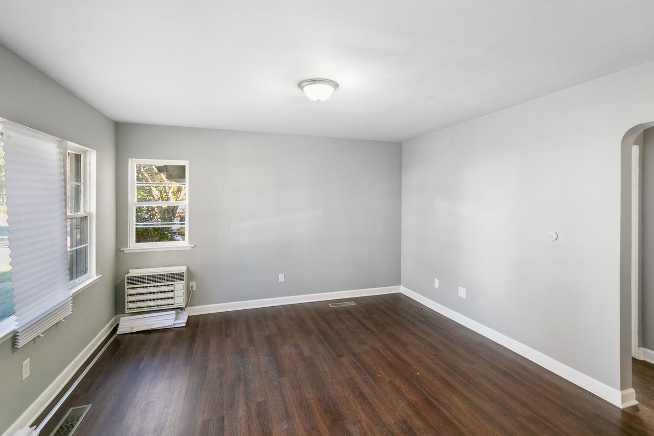 522 Lawn St - Photo 5 of 12